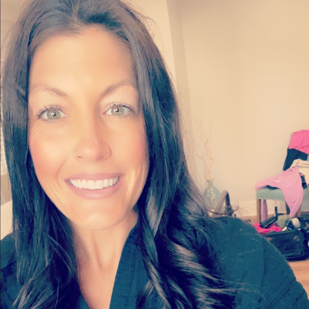 Meet your Posher, Casie